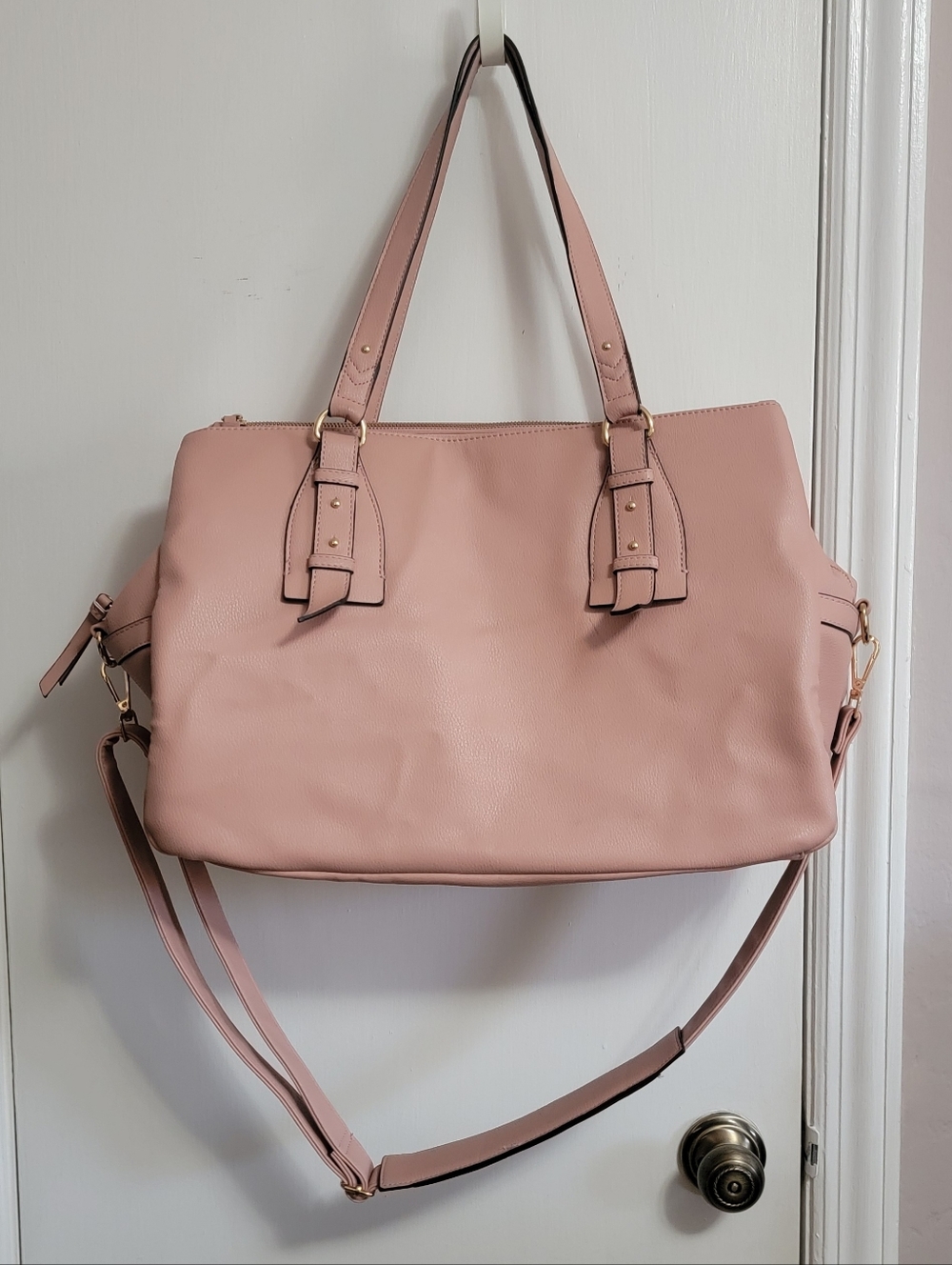 Mauve faux leather travel bag w/2 cosmetic bags